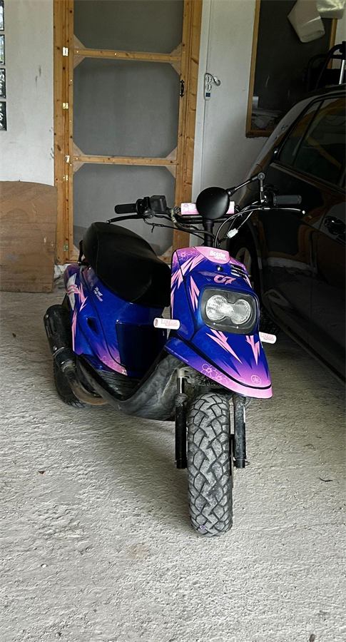 Moto di un cliente con grafica Zento su misura